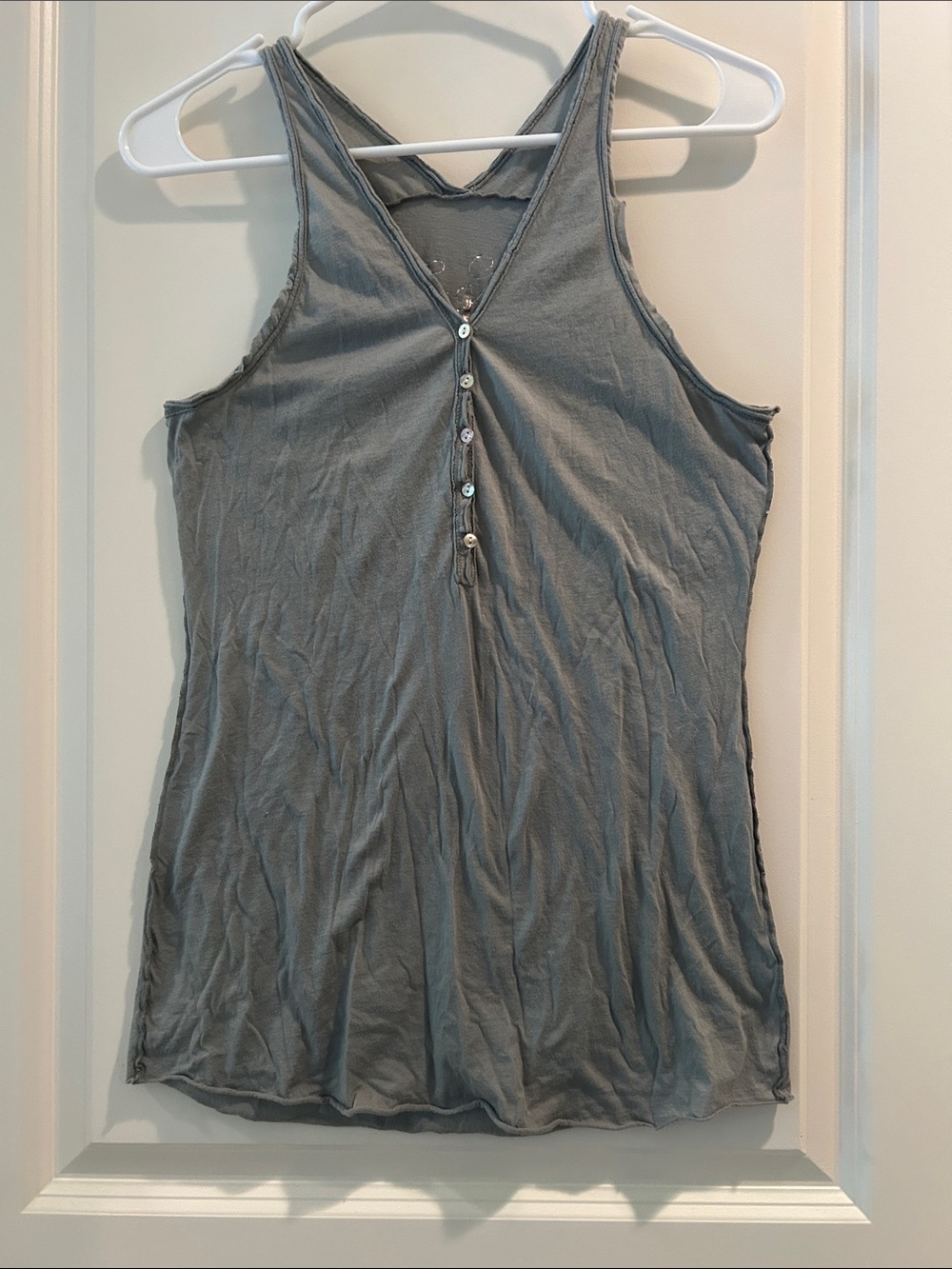 Da-Nang Women's Army green Sleeveless Button-Front Tank Top raw trim size L
